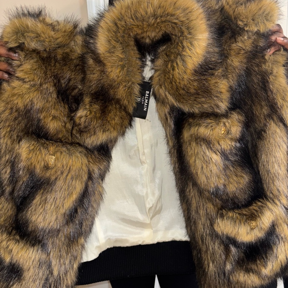 Luxurious Faux Fur Coat in Brown